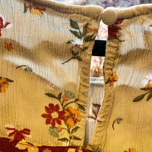 Maurice’s Floral Blouse - Picture 5 of 7